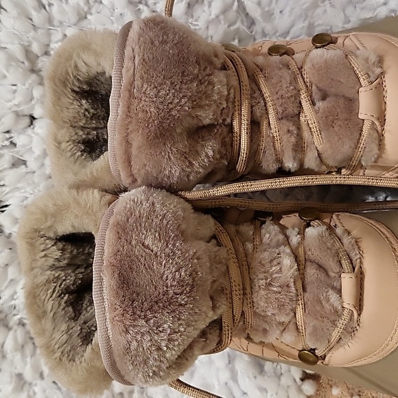 Baretrap Duck Boots - Picture 11 of 16